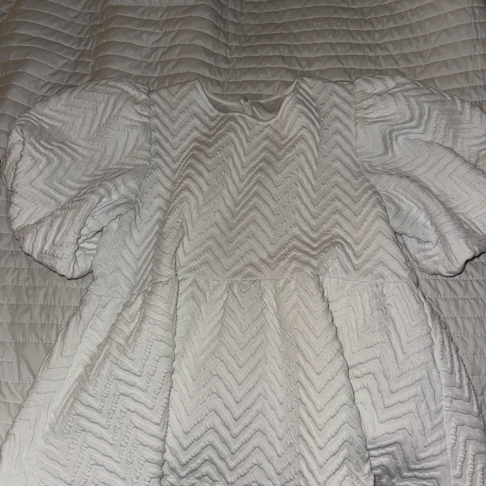 Boutique Women’s White Puff Sleeve Top